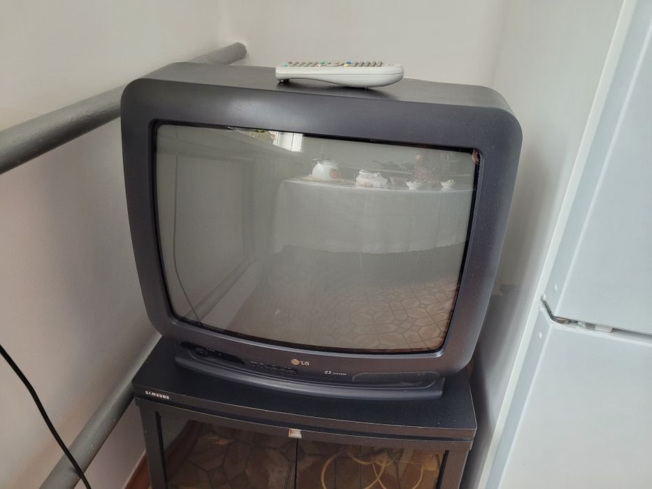 Телевизор и Тумбочка