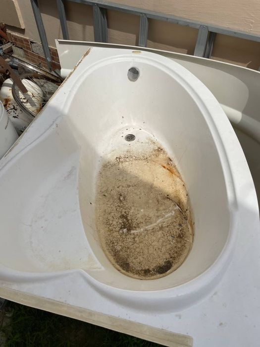 Ванна и раквина.