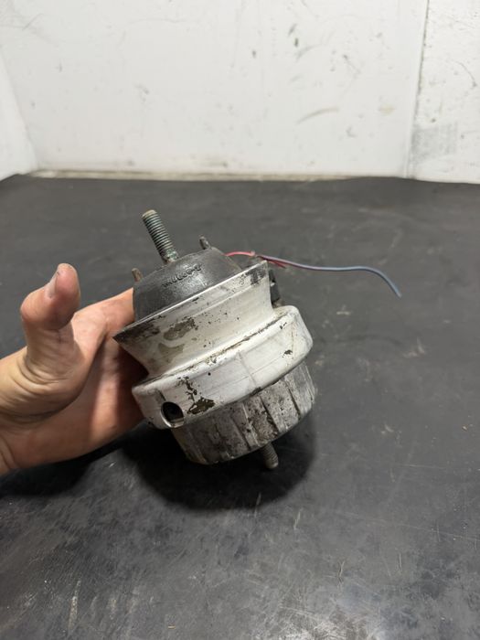 Suport motor dreapta tampon motor Audi A6 C6 3.0 TDI ASB BMK 2.7 TDI V6 BPP BSG 4F0199308A