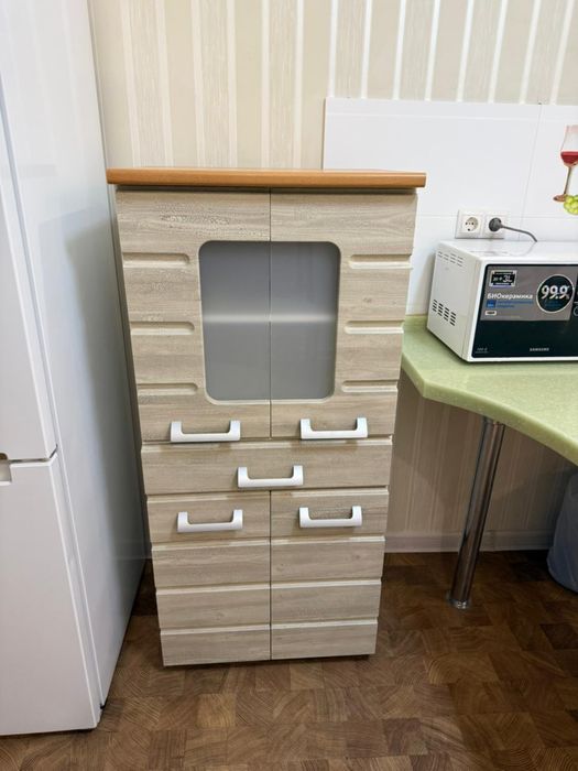 Кухонный гарнитур + стол и стулья