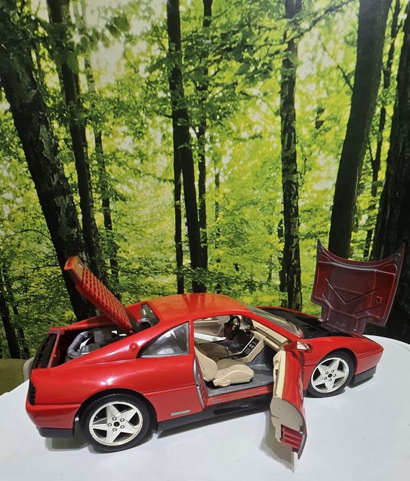 Ferrari 348 TB 1:18 Burago Italia
mici zgârieturi de praf, o m