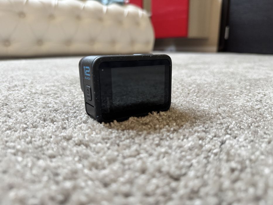 GoPro Hero 12 + Card 128GB + Accesorii aftermarket – Stare impecabilă