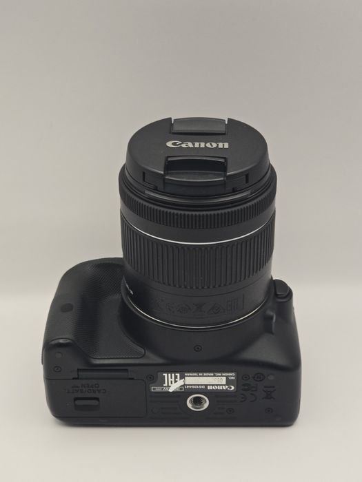 Canon EOS 100D + Obiectiv EF-S 18-55mm IS STM – Doar 13.226 cadre