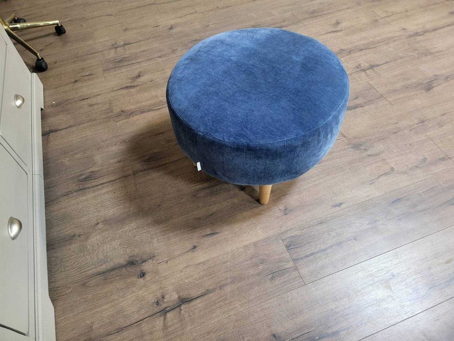 Синя кръгла табуретка от плат