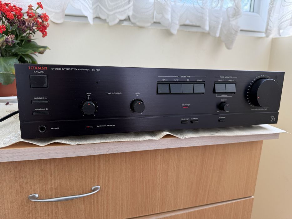 Luxman LV-100 Стерео усилвател