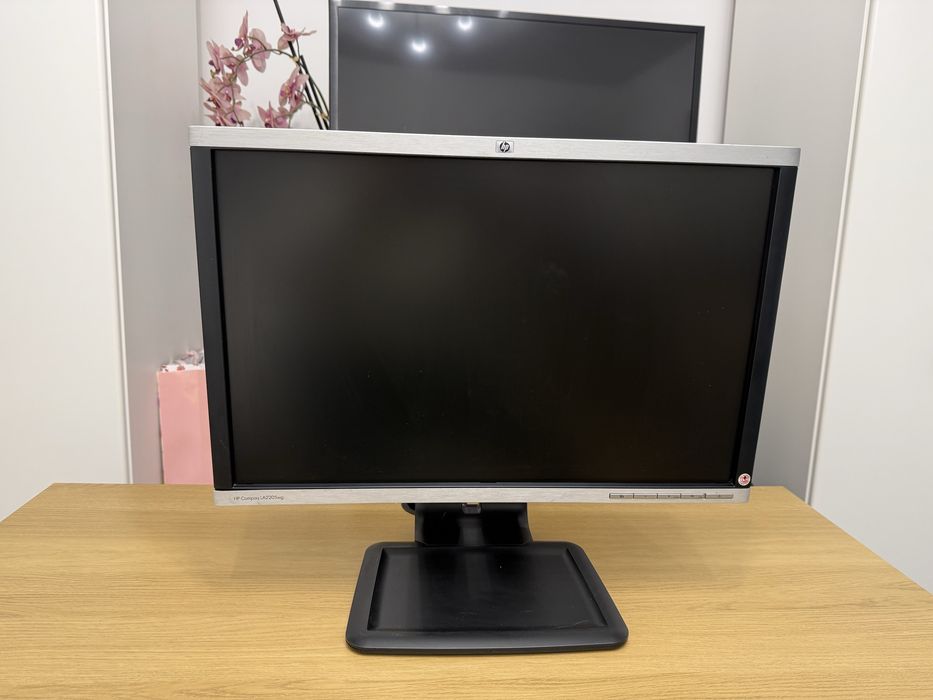 Monitor LCD HP Compaq LA2205WG 22”