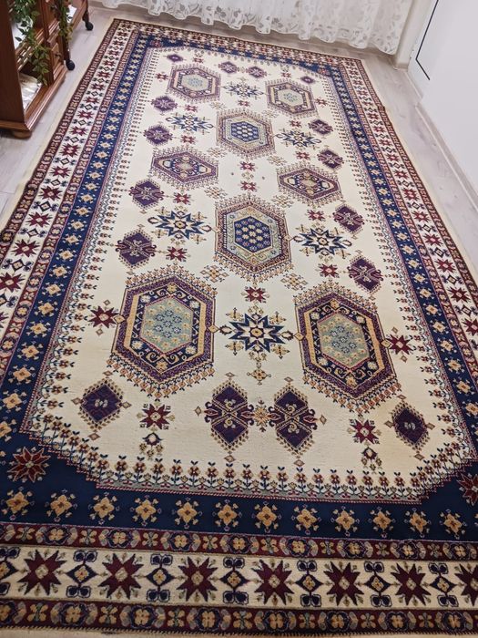 Covor din lâna..dimensiunea 4m/2m