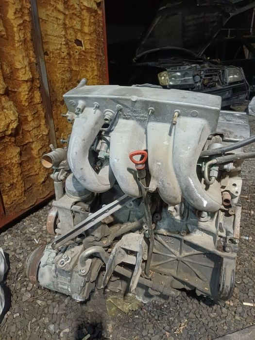 Мерседес. 111 матор.2.3 плита