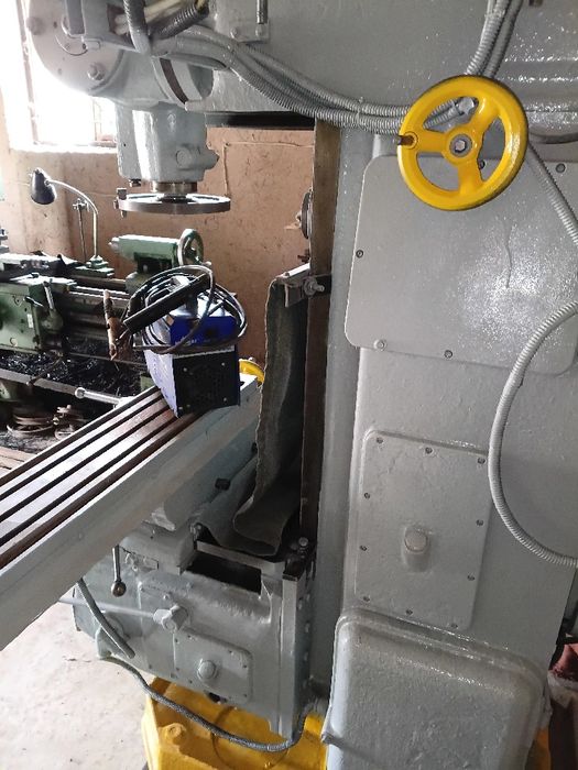 Фрезерный станок сотилади