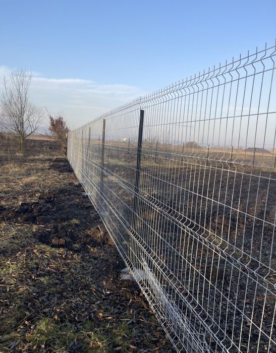 Vind garduri din plasa bordurata sau șipcă metalica