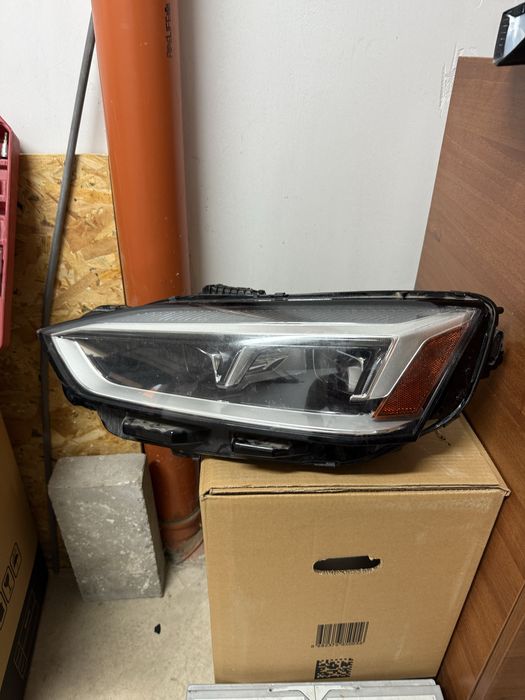 Левия фар за Ауди А5 b9