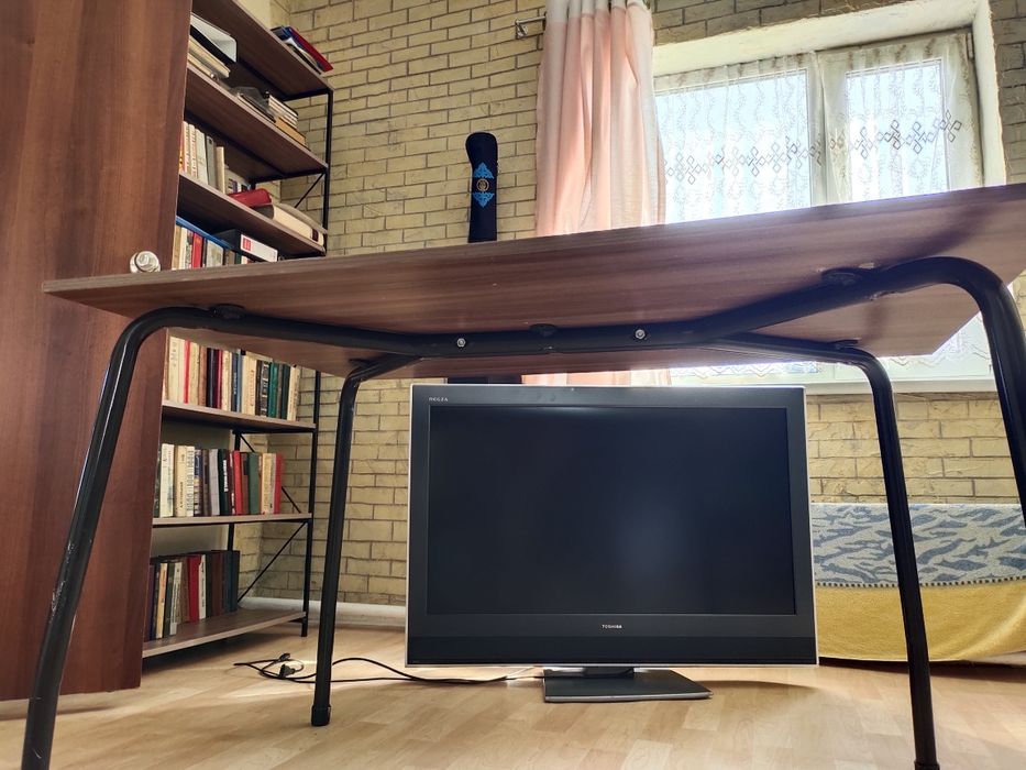 Продам стол 80 на 120