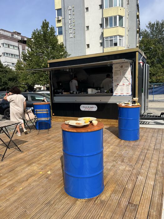 Rulota comerciala Fast Food / Food Truck de inchiriat