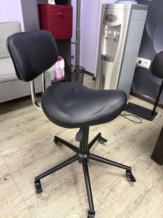 Стул мастера, кушетка, стол массажный