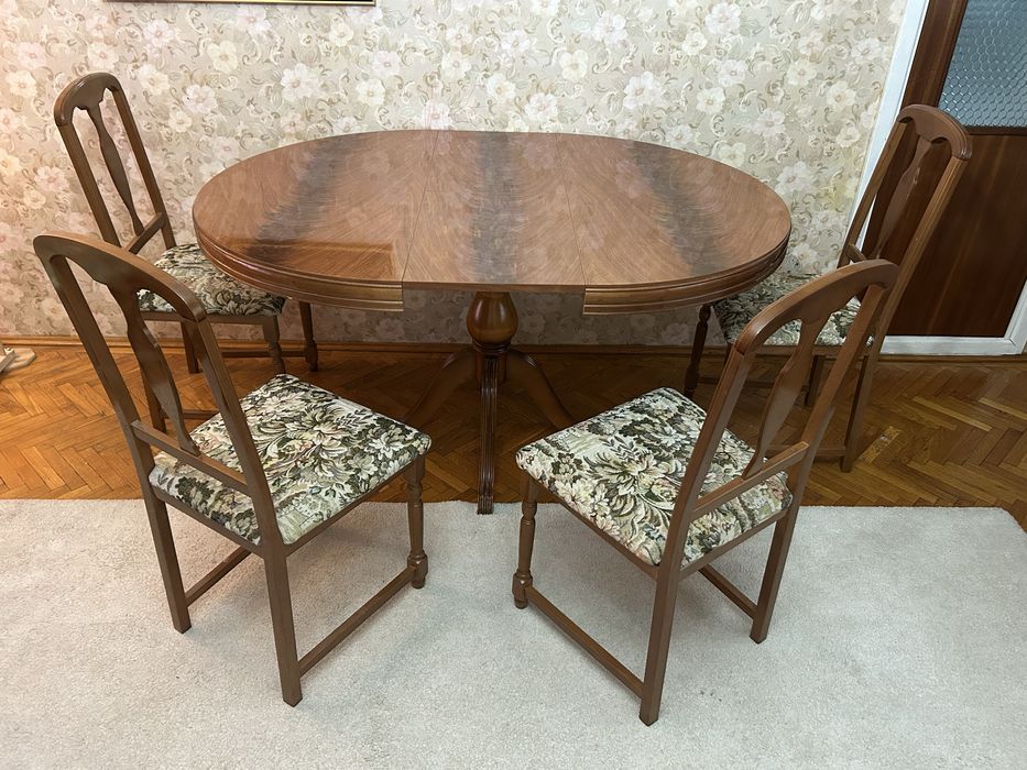 Set masa lemn masiv, extensibila + 4 scaune tapitate