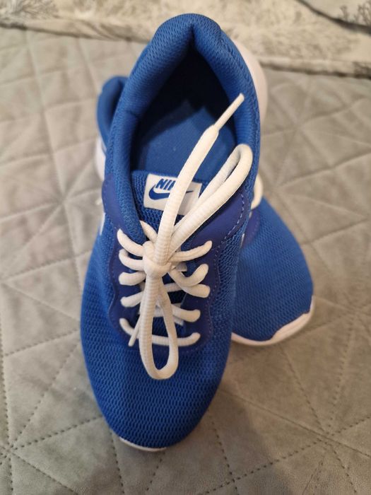 Маратонки найк , 36 номер