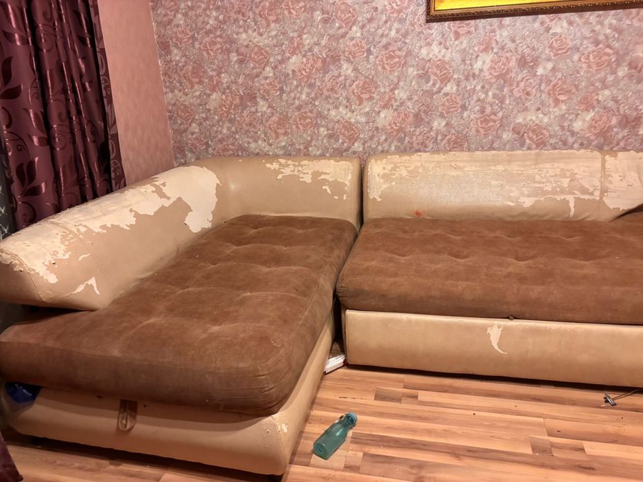 Диван с пуфиком