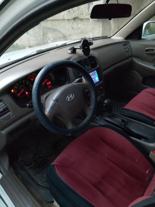 Hyundai sonata EF