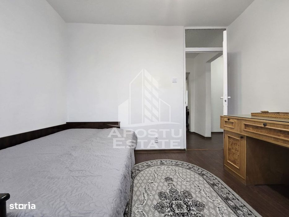 Apartament 4 camere , centrala proprie, Etaj Intermediar , Lipovei