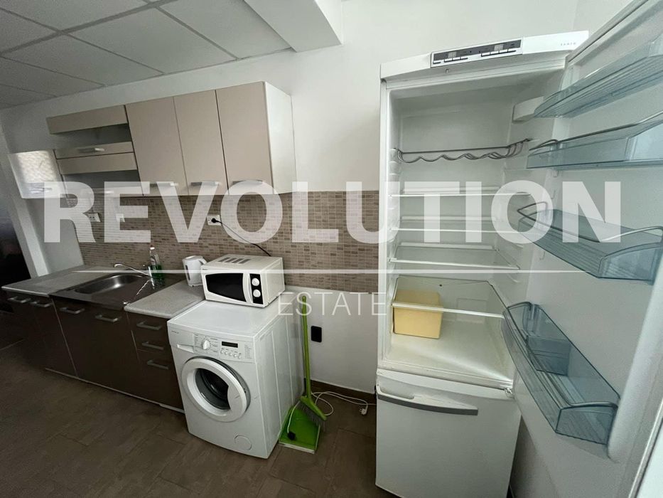 Дава се под наем Тристаен апартамент в Пловдив, Младежки Хълм - 100 кв.м за 500 € - Снимка #2