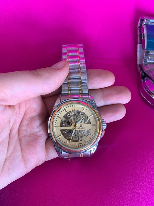 Часы механические автозаводящиеся