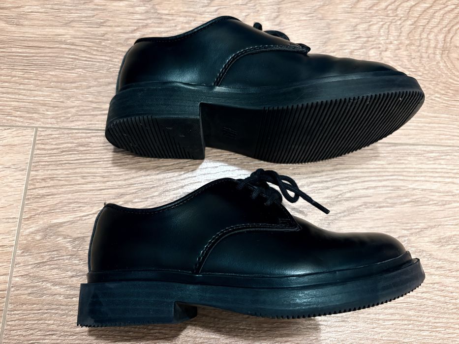 Pantofi H&M marimea 29 (180mm)