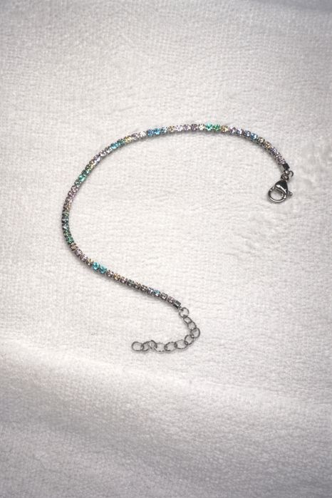 Сеебърна гривна с камъчета (tennis bracelet)