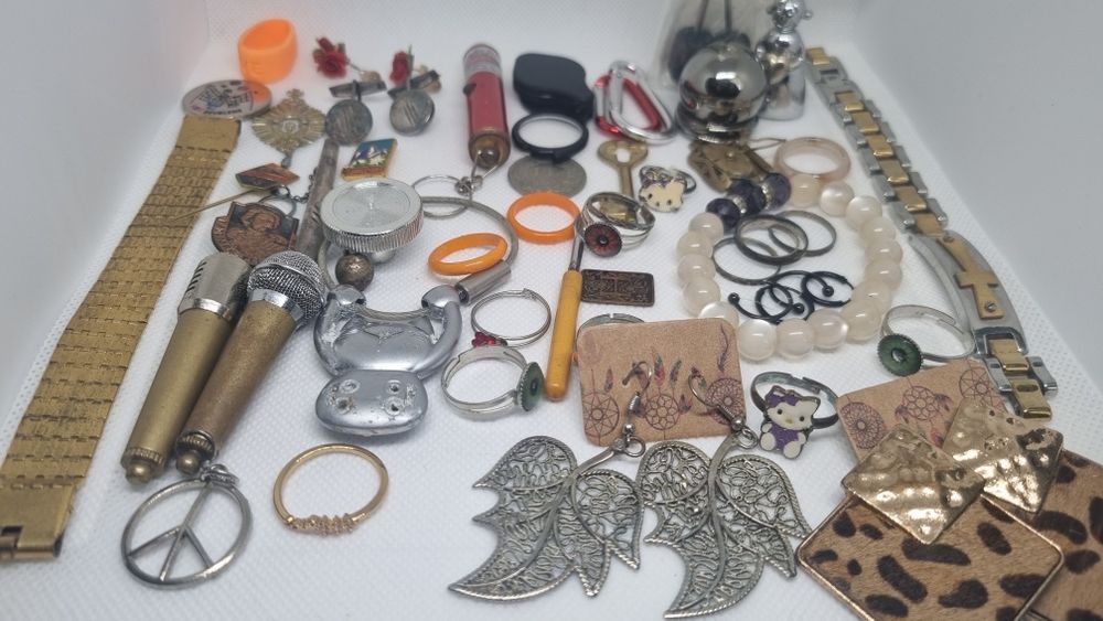 Голям лот вещи .