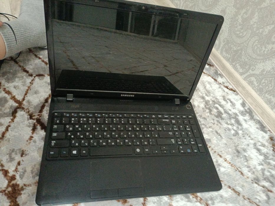 Продам ноутбук  рабочий самсуг