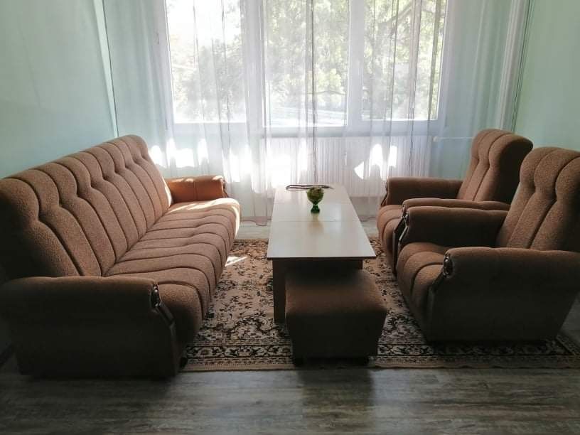 Холна гарнитура. 1+2+2