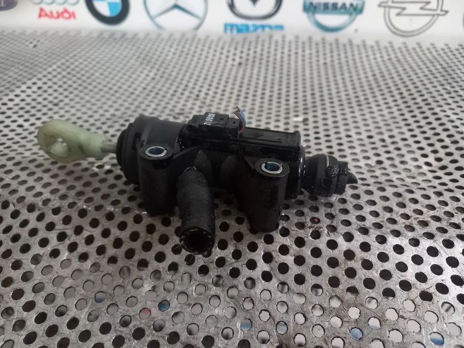 Pompa Cilindru Receptor Ambreiaj Bmw 320 D F30 F31 Motor N47D20D Cod  - Dezmembrari Arad