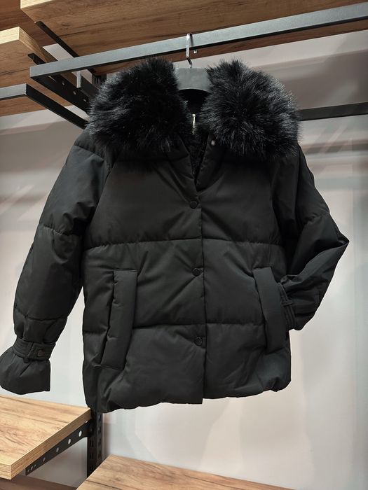 Дамско зимно яке / парка  с богата пухена яка