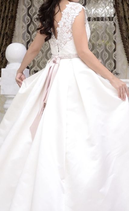 Продам 2 свадебных платья