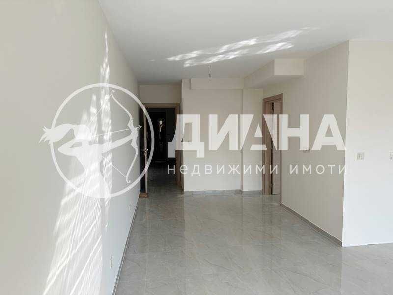 Продава се Четиристаен апартамент в Пловдив, Център - 115 кв.м за 3209 €/кв.м - Снимка #2
