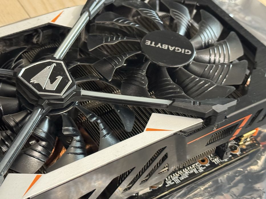 Видеокарта Gigabyte GTX 1080 Aorus 8G