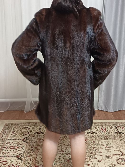 Продам норковую шубу