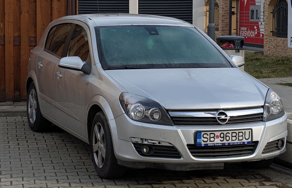 Opel Astra H  2004