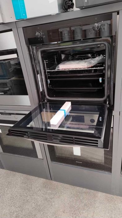 А+ Фурна за вграждане Candy-Кенди 70 литра Air Fry push&pull