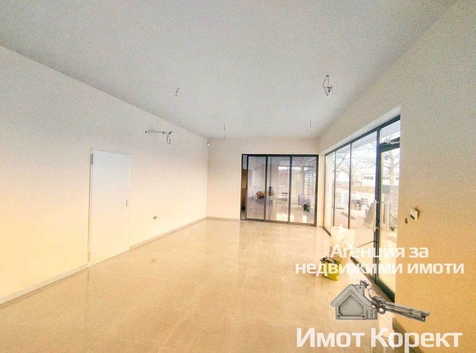 Имот Корект ДАВА ПОД НАЕМ Търговско помещение, гр. Асеновград