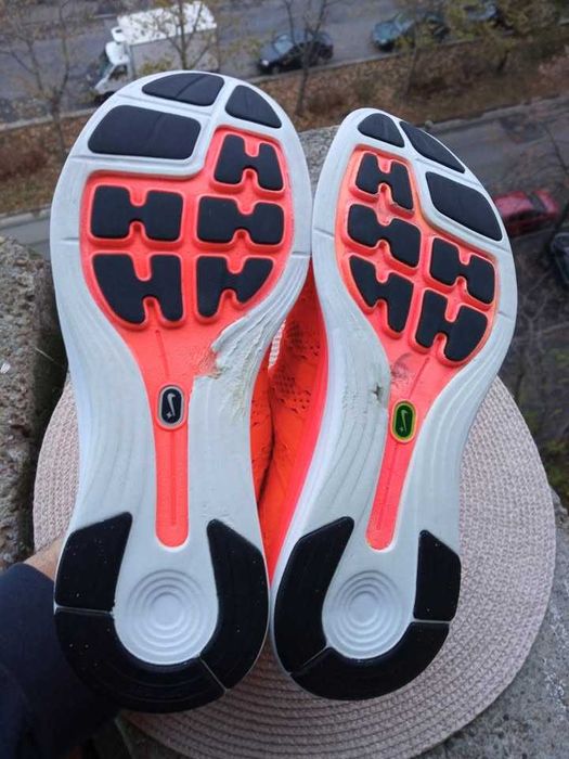 Nike Flyknit Lunaron, marime 40.5, UK 6.5 (25.5 cm) made in Vietnam.