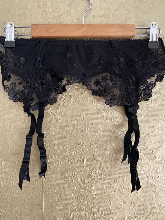 Дантелен колан за жартиери Triumph/ Уамамау/ Britney Spears/ Tenzenis/ Victoria's secret бикини