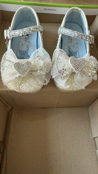 Детские туфли нарядные