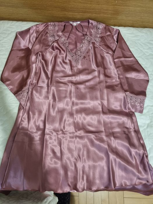 Сатенена нощница с халат