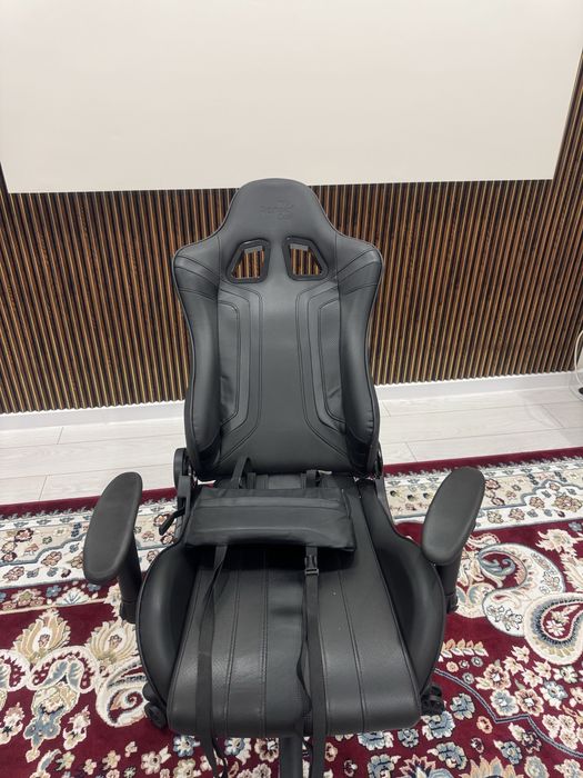 Игровое кресло AeroCool AC120 Black