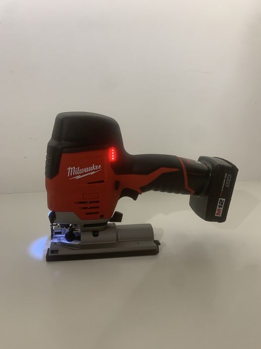 Milwaukee M12 JS pendular