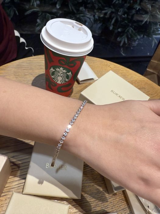 Женские часы и браслет