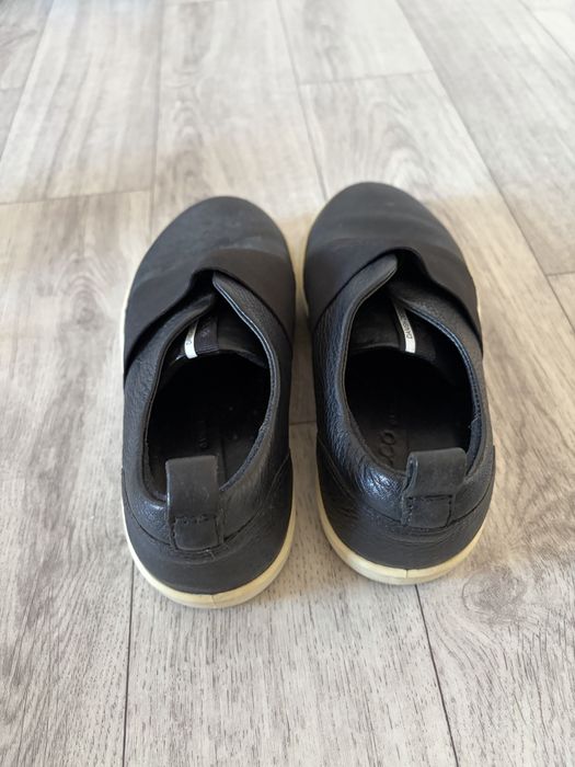 Продам женские слипоны 35 р