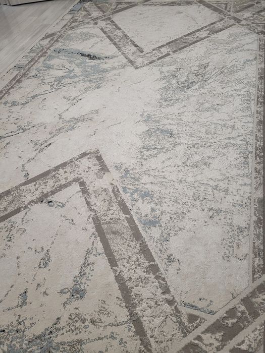 Продам ковёр в хорошем состоянии