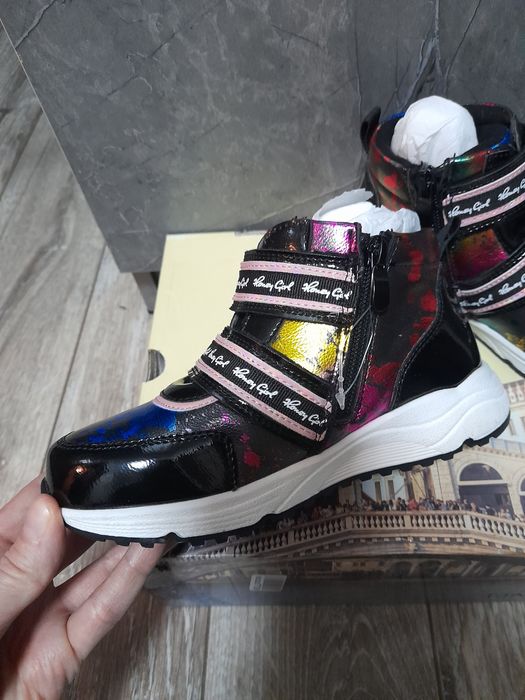 Новые демисезонные ботинки на девочку