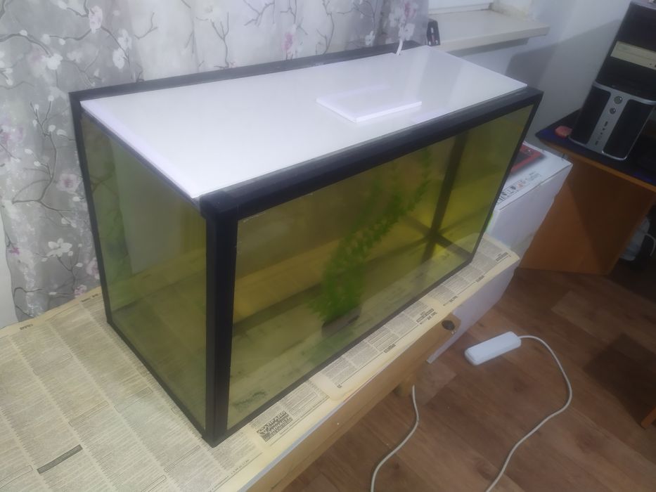 Аквариум 65л + бонусы и рыбки.